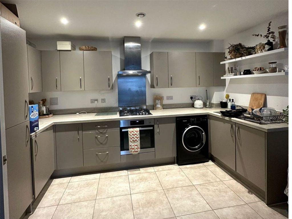 Property photo 3 of 6 Picture No. 11