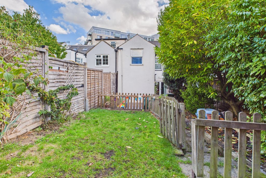 Property photo 2 of 13