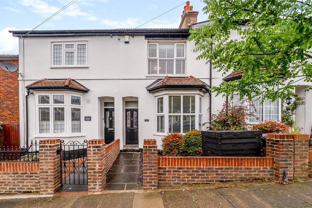 Property photo 2 of 18 External