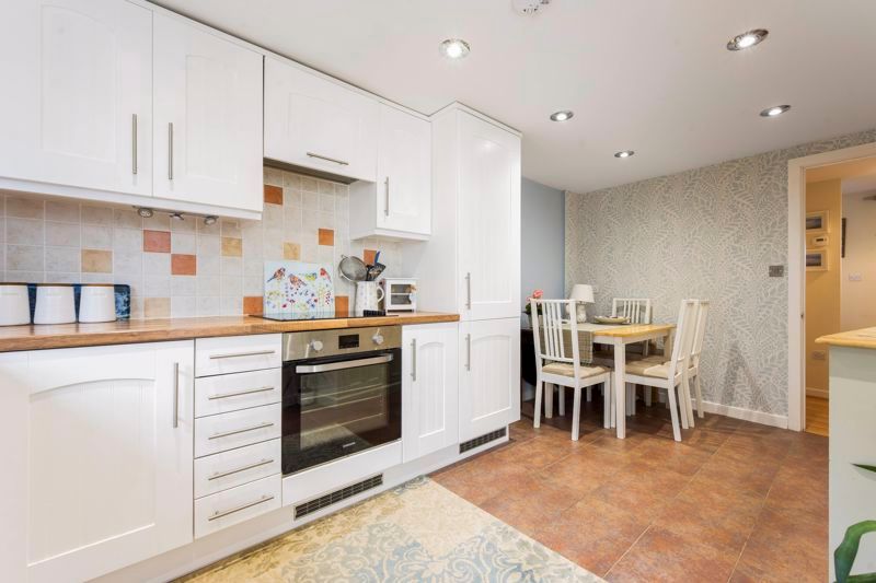 Property photo 3 of 13 Photo 8