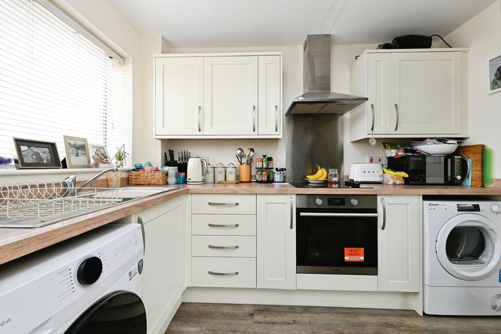 Property photo 2 of 17 Photo