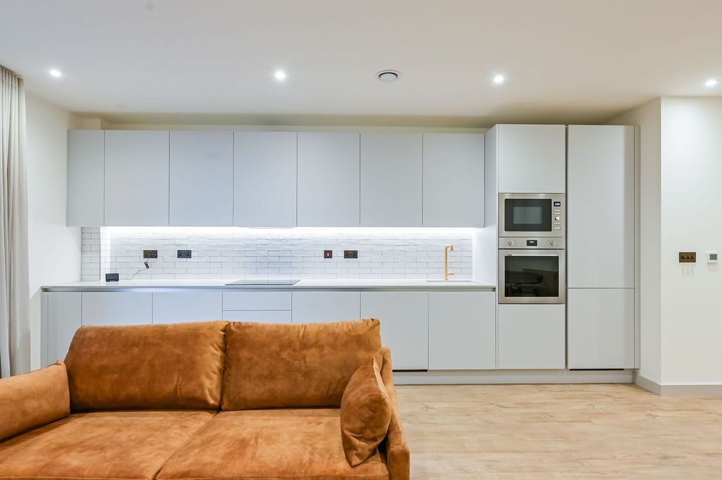 Property photo 1 of 33