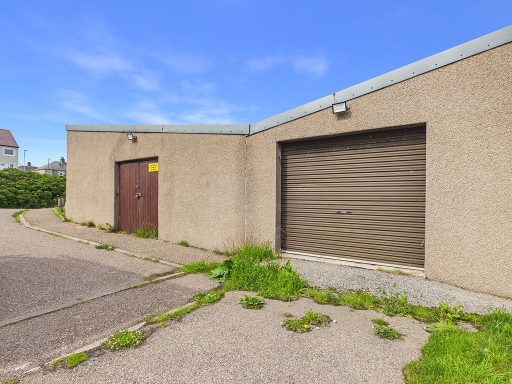 Property photo 3 of 10 Cam03481G0-Pr0162-Still007