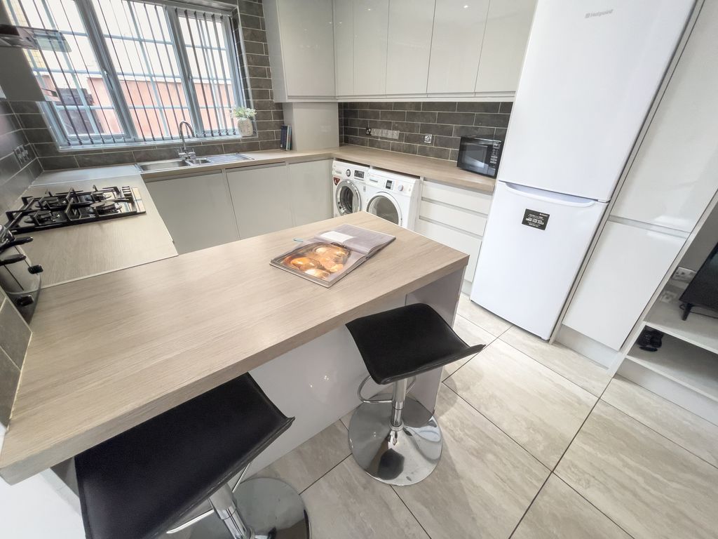 Property photo 3 of 12 Img_1361