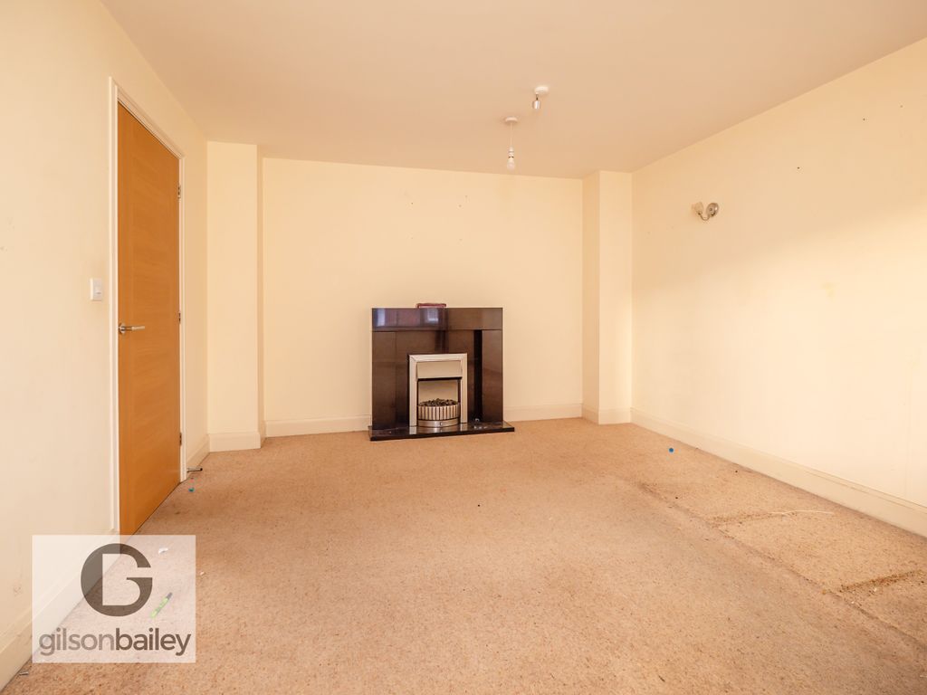 Property photo 3 of 18 3Hallwoodclose-32