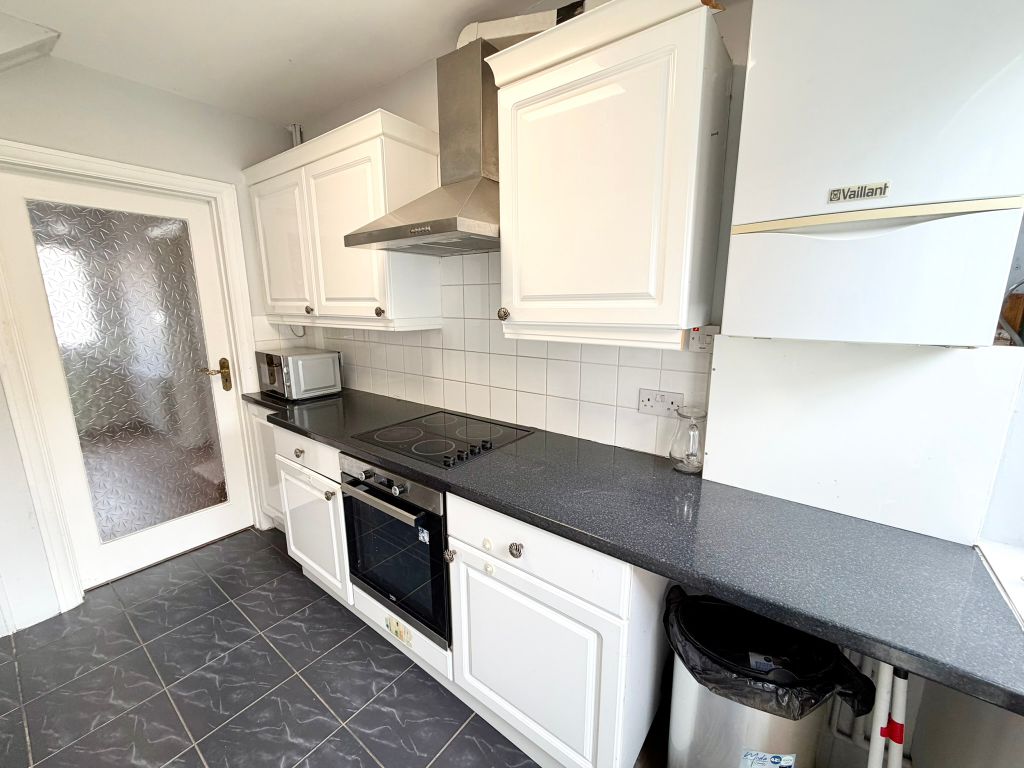 Property photo 2 of 32