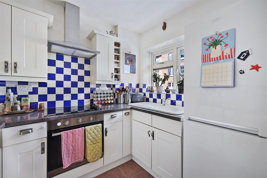 Property photo 3 of 13 Kitchen