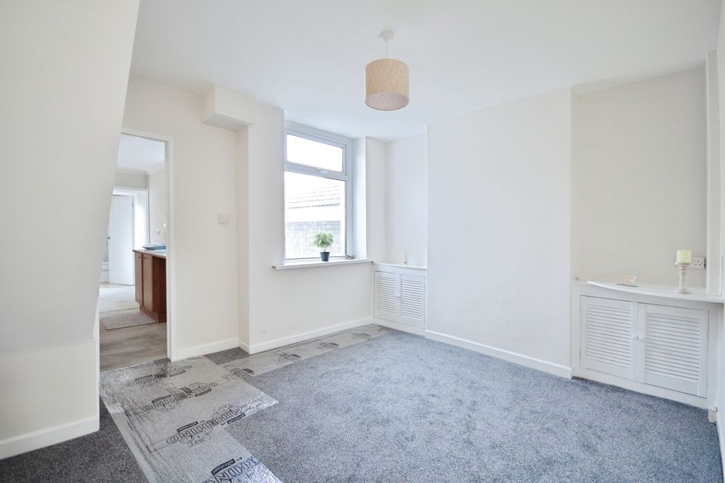 Property photo 2 of 8 Pbox-Img.Jpg