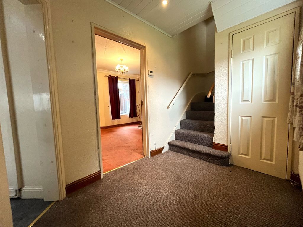 Property photo 2 of 23