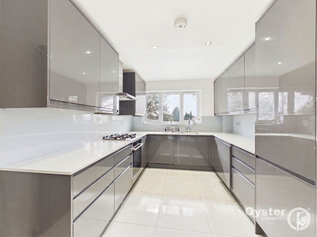 Property photo 2 of 13 Kitchen