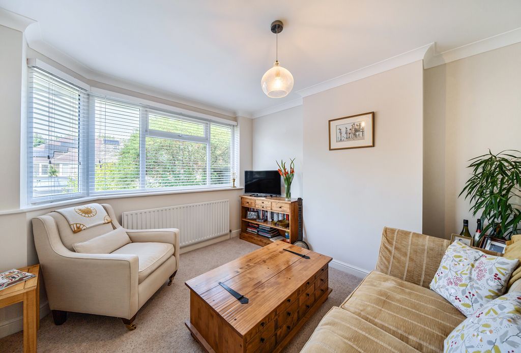 Property photo 2 of 12 1356637-1-68Cda6E...