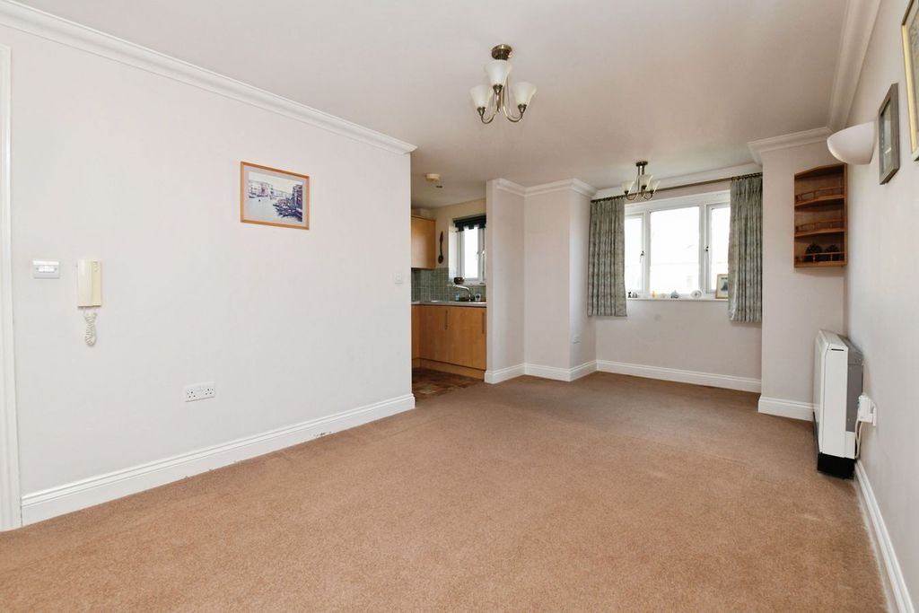 Property photo 3 of 18