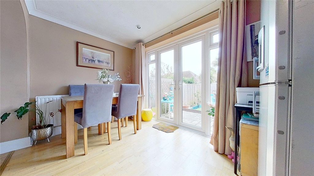 Property photo 3 of 13 Picture No. 12