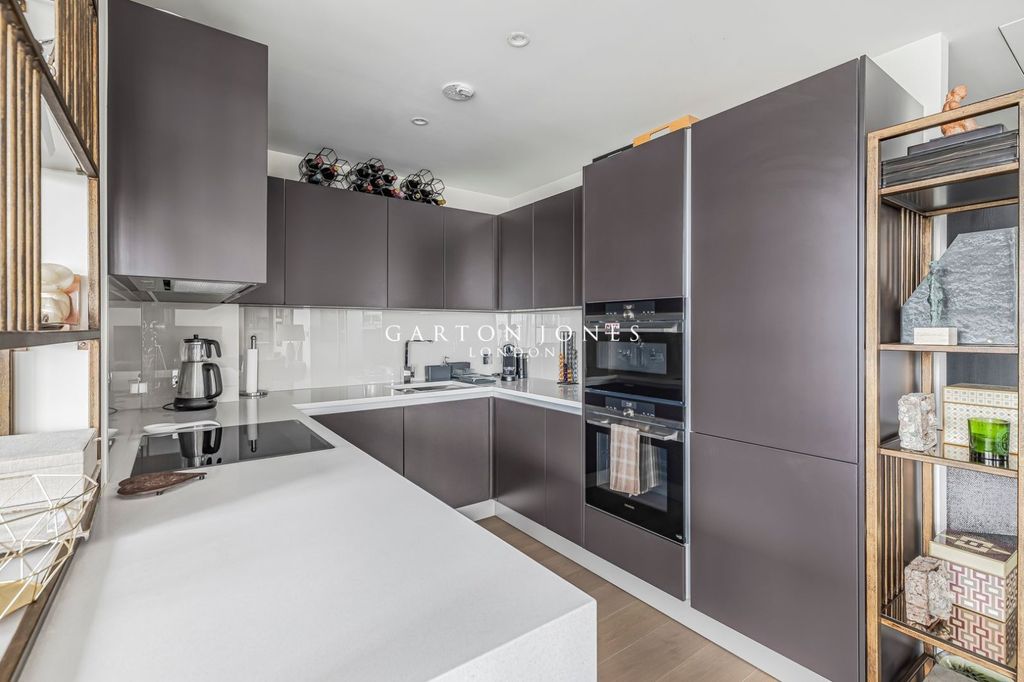 Additional image 11 of 3 bed flat for saleValetta House, 366 Queenstown Road, London SW11