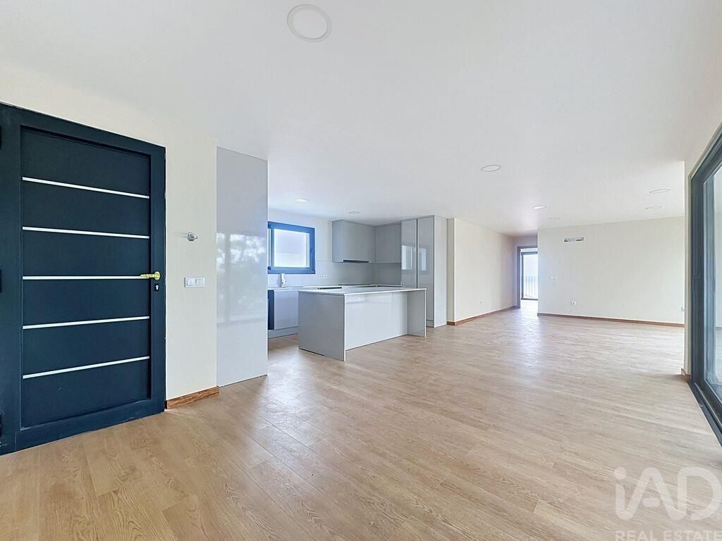 Property photo 1 of 27