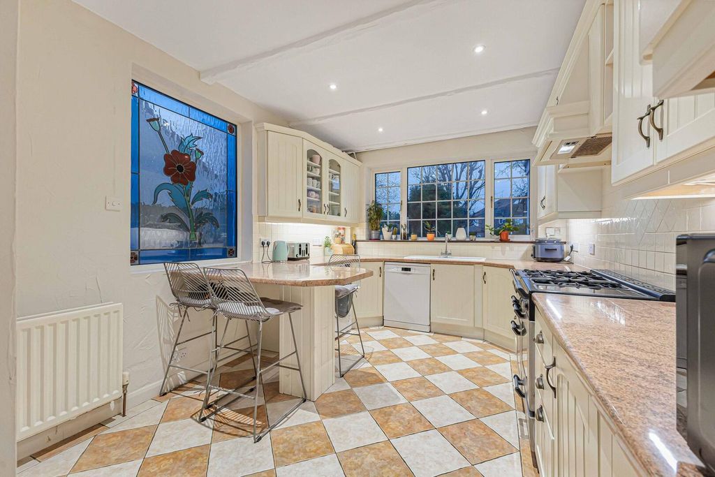 Property photo 2 of 35 Kitchen