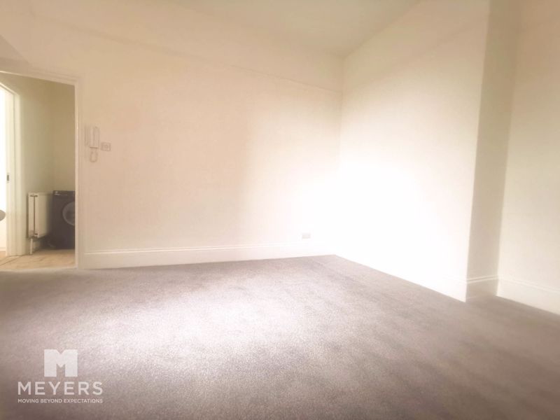 Property photo 2 of 9 Photo 9