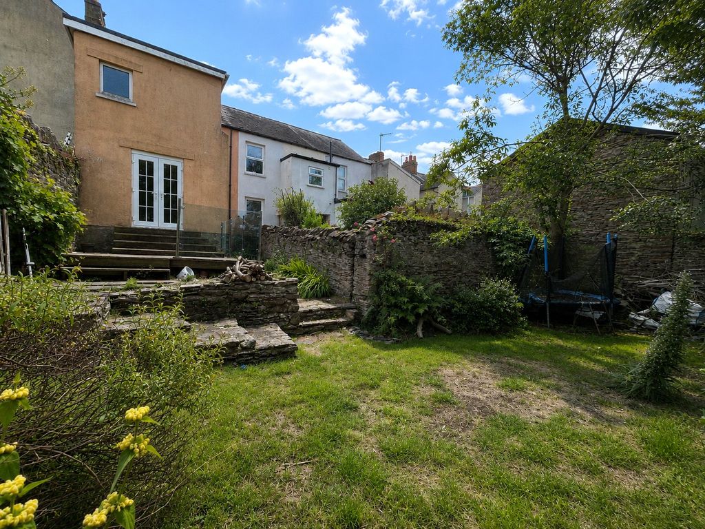 Property photo 1 of 12 Picture No. 11