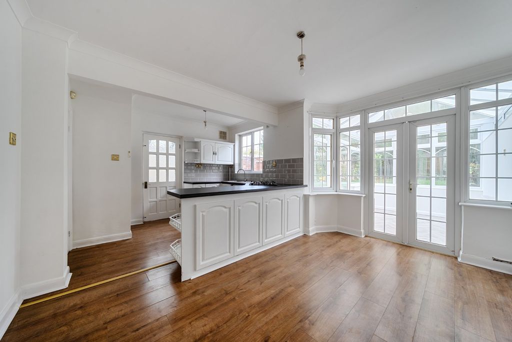 Property photo 2 of 14 Picture No. 10