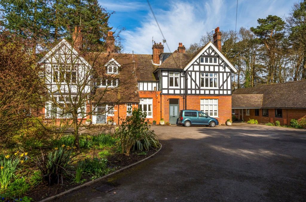 Property photo 2 of 19 Picture No. 27