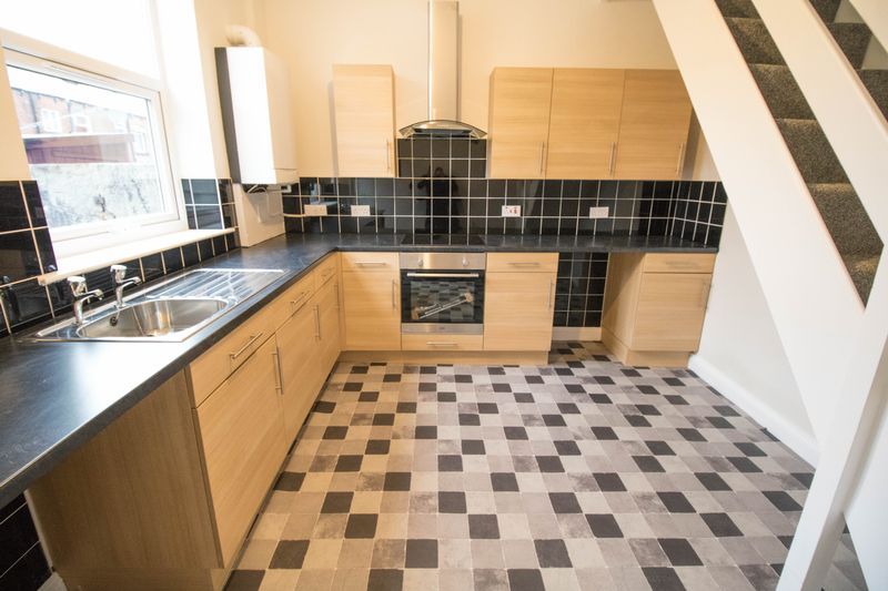 Property photo 3 of 9 Kitchen