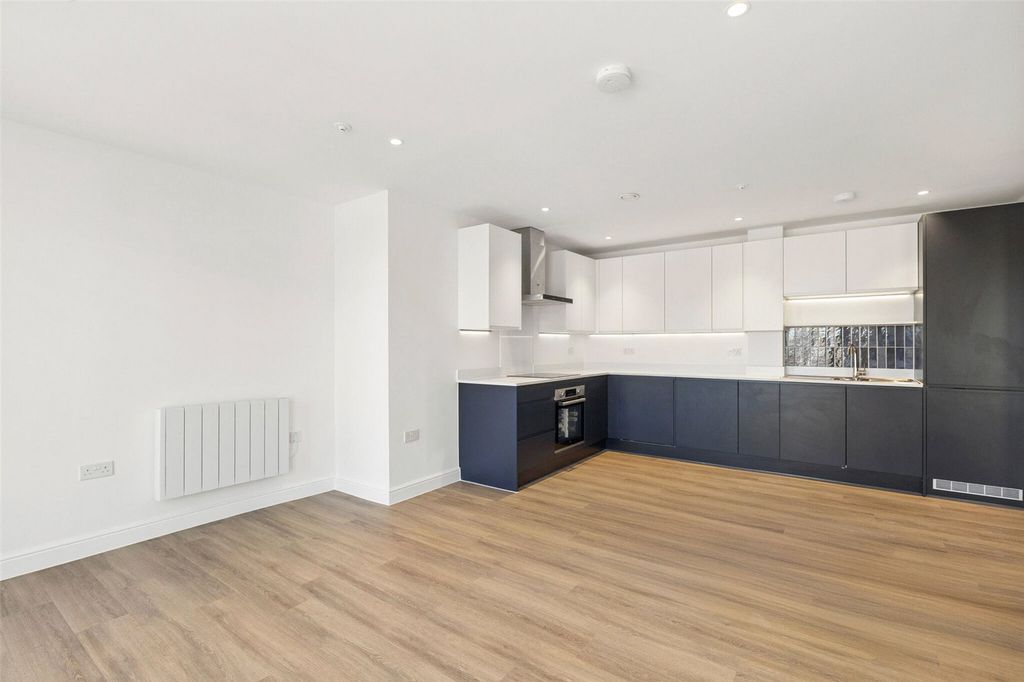 Property photo 3 of 11 Picture No. 12