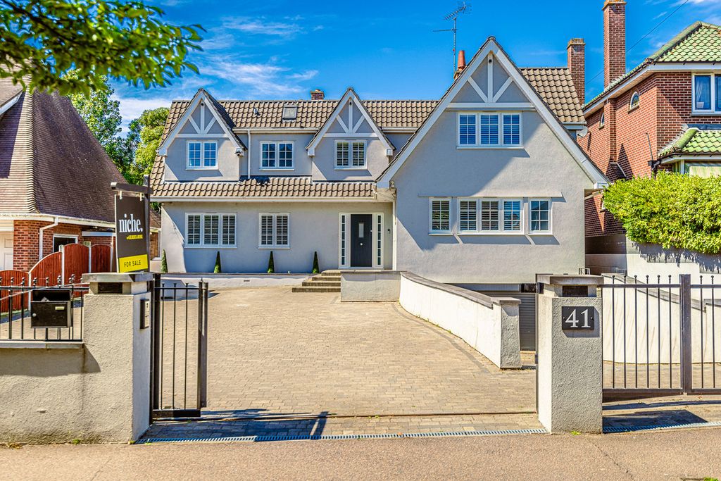 Property photo 1 of 44