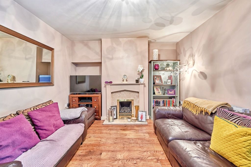 Property photo 2 of 16