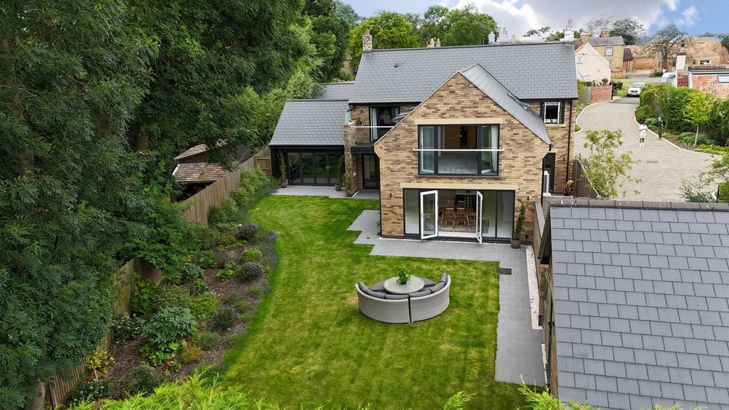 Property photo 3 of 26