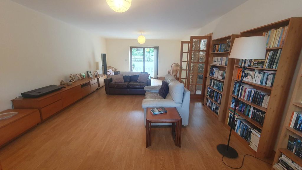 Property photo 2 of 35