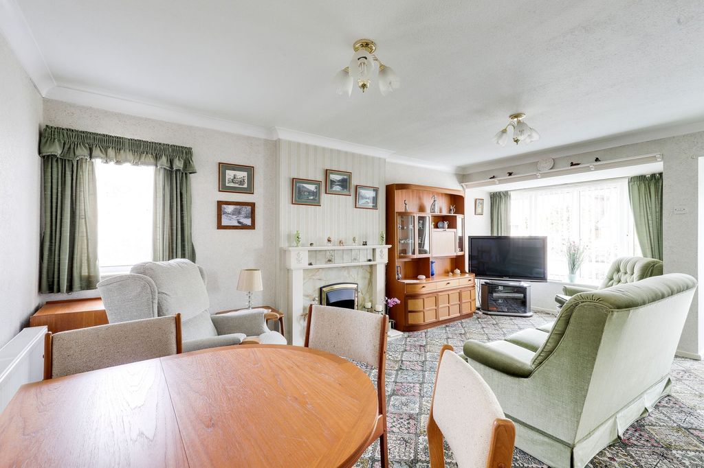 Property photo 2 of 23