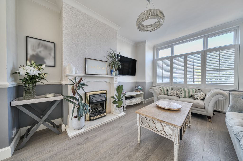 Property photo 2 of 26 1371587-1-68Fb9Ea...