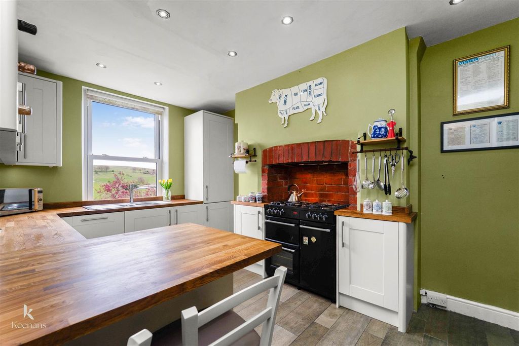 Property photo 2 of 44