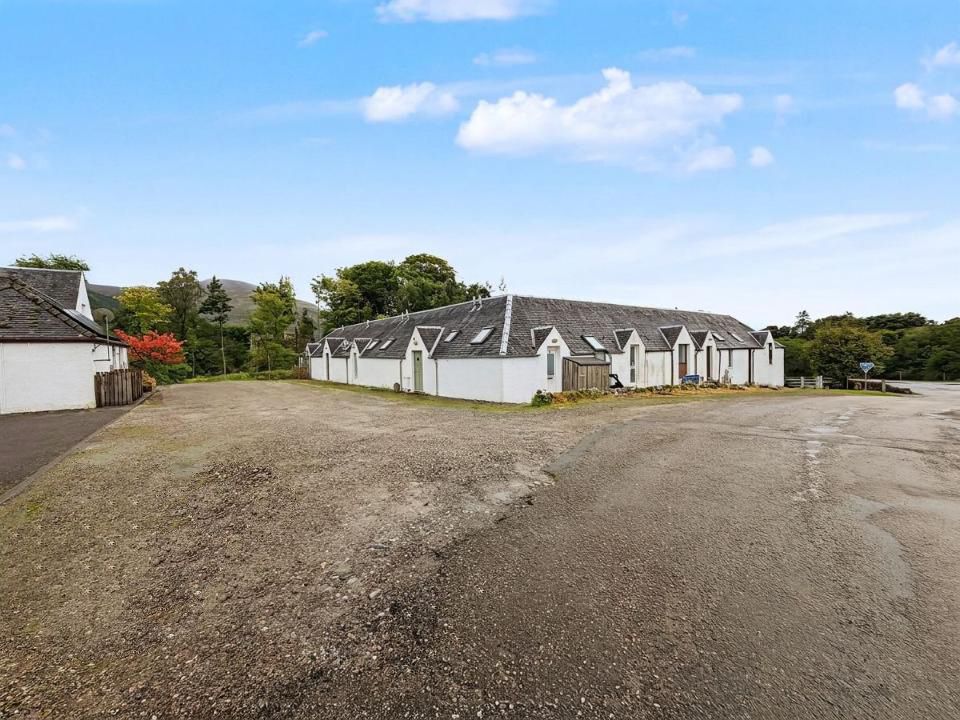 Property photo 2 of 39