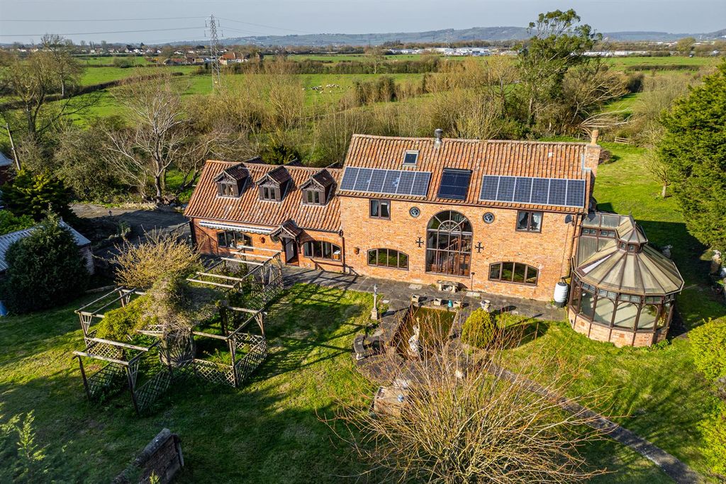 Property photo 2 of 51 Lake House Barn, Lake House Lane, East Brent, High