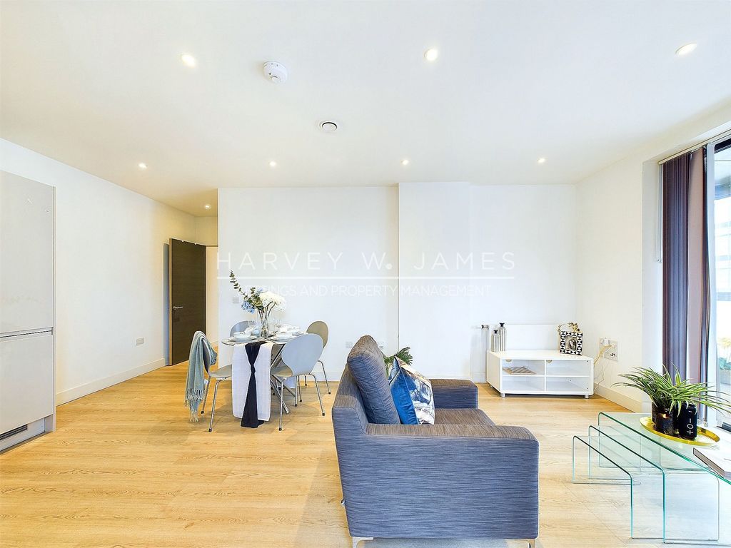 Property photo 2 of 31