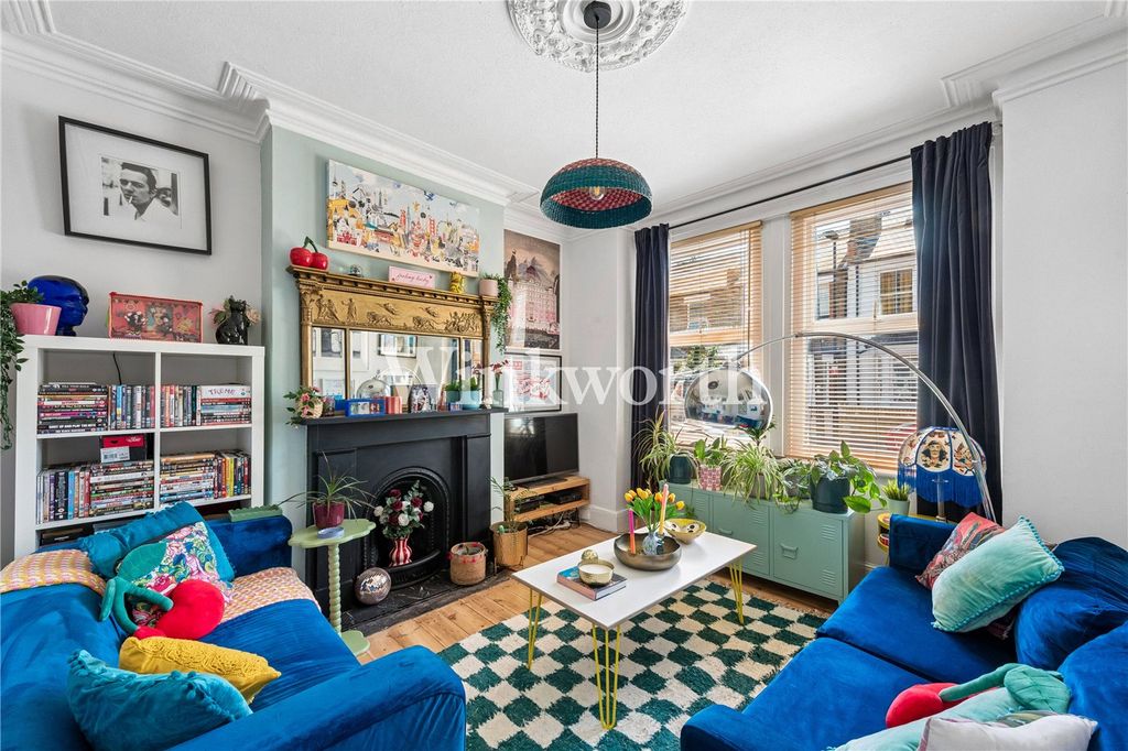 Property photo 1 of 19 Picture No. 06