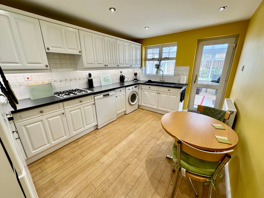 Property photo 2 of 34 Img_3024