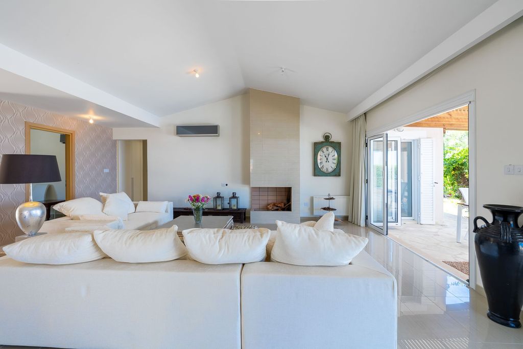 Property photo 3 of 30