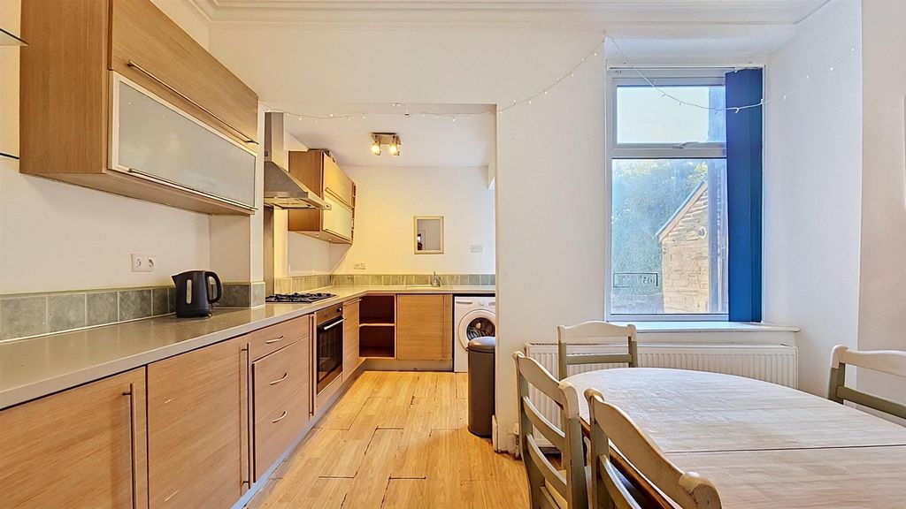 Property photo 2 of 11 Kitchen Diner