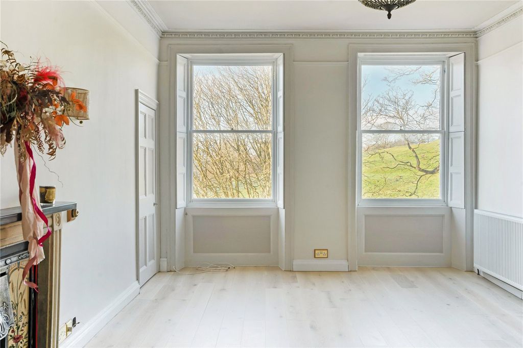 Property photo 3 of 11 Reception Room