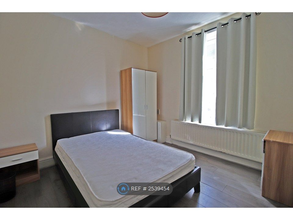 Property photo 3 of 8 Room 1
