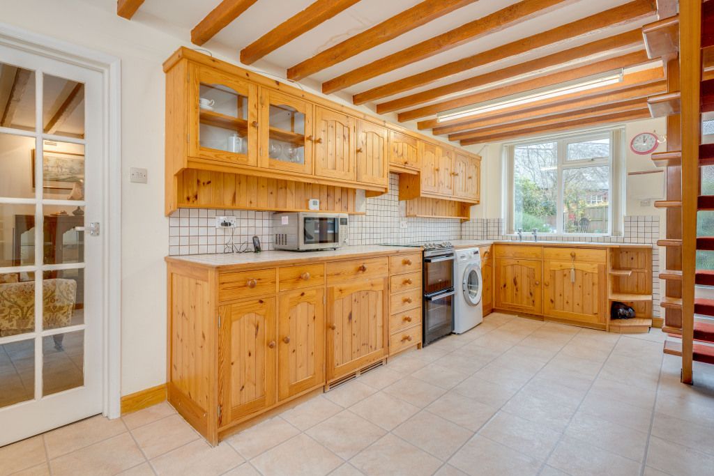 Property photo 3 of 12 Dining Kitchen