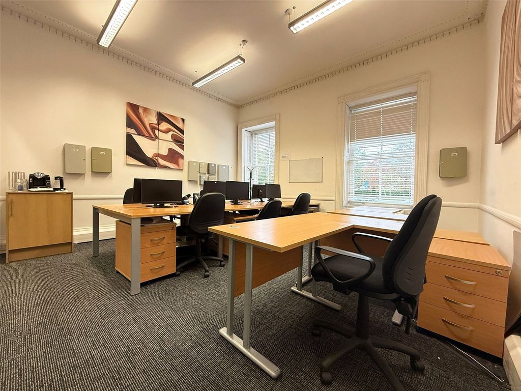 Property photo 3 of 5 Picture No. 05