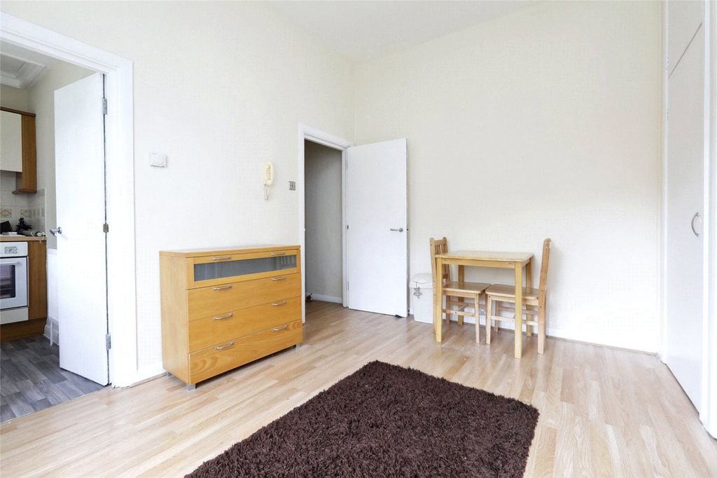 Property photo 3 of 7 Picture No. 02