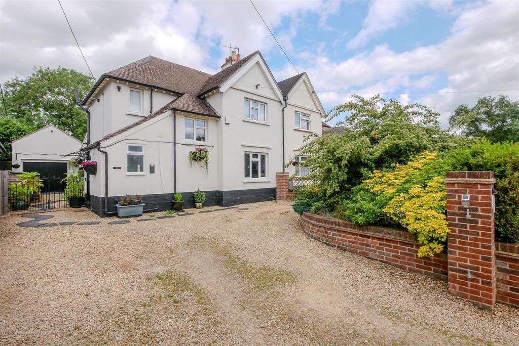 Property photo 1 of 18 Approach