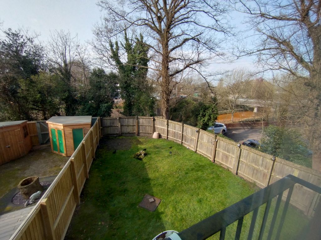 Property photo 2 of 27
