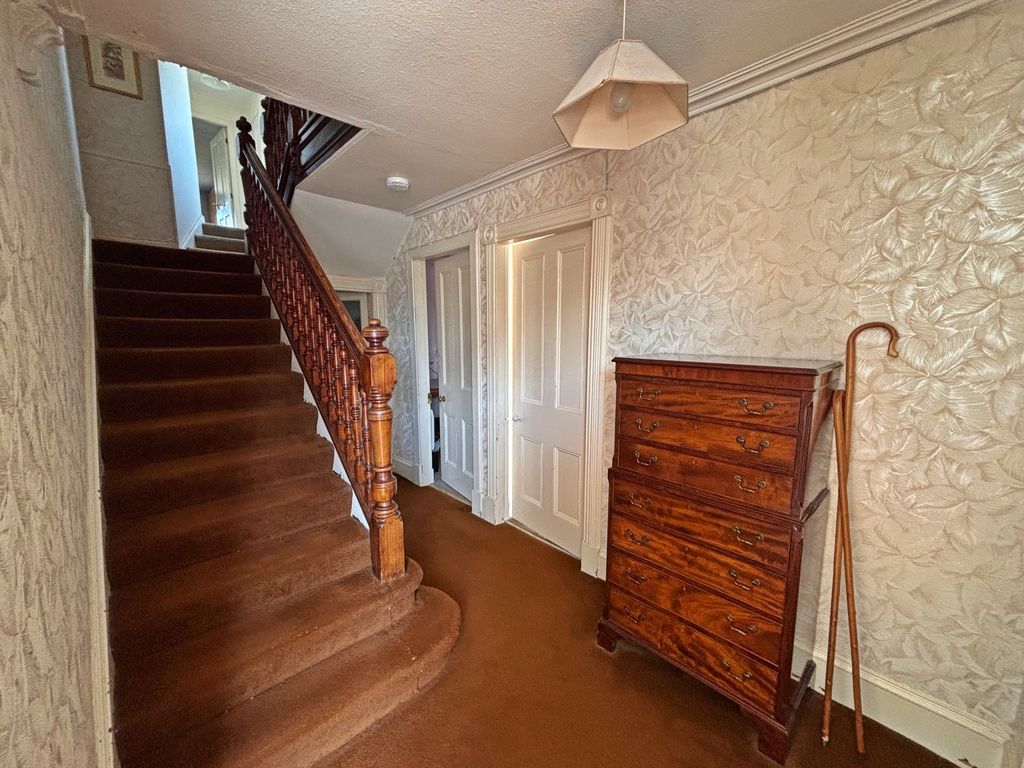 Property photo 3 of 47