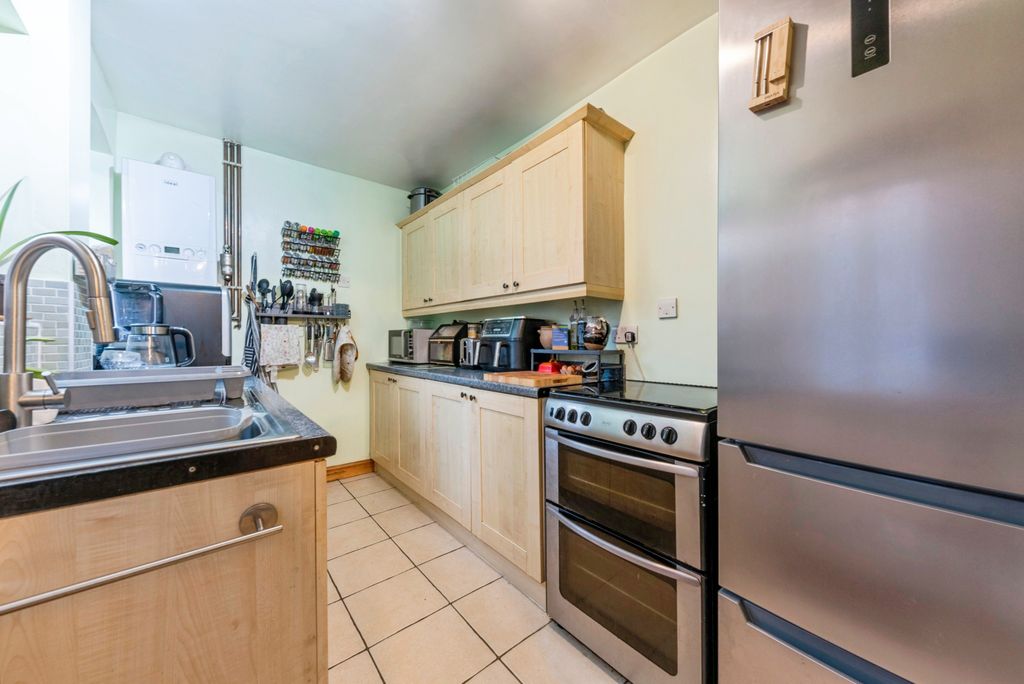 Property photo 2 of 15 134_Victoria_Street-19