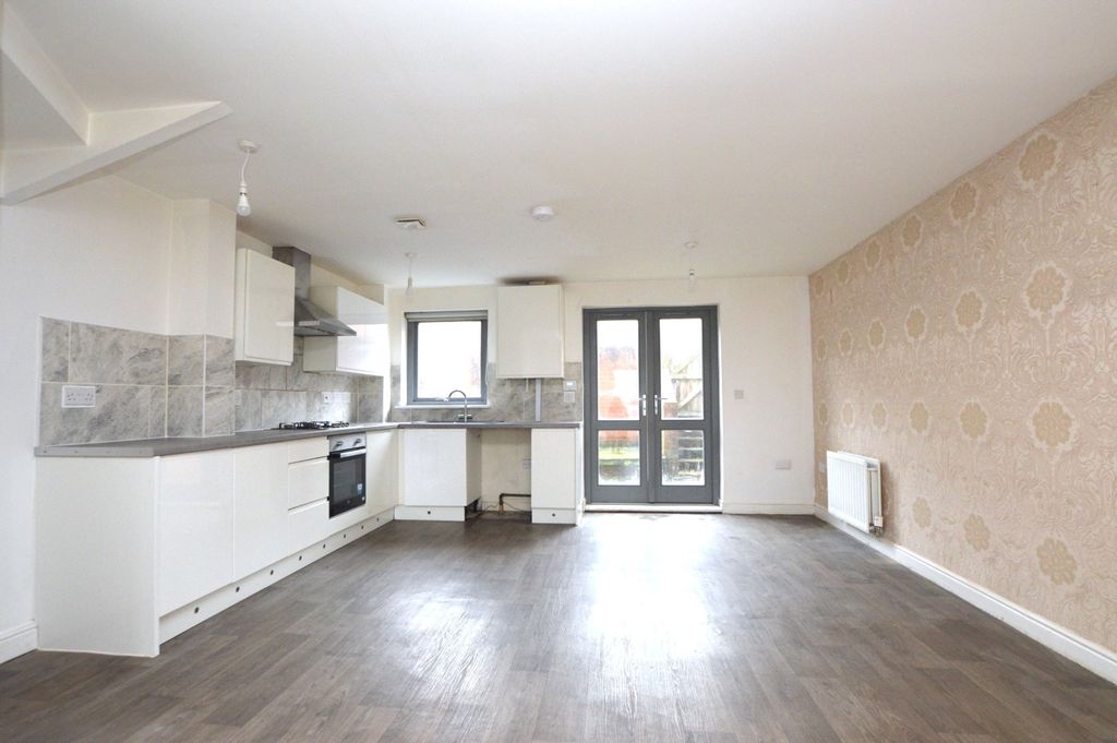 Property photo 2 of 11 2 - Picture No. 23